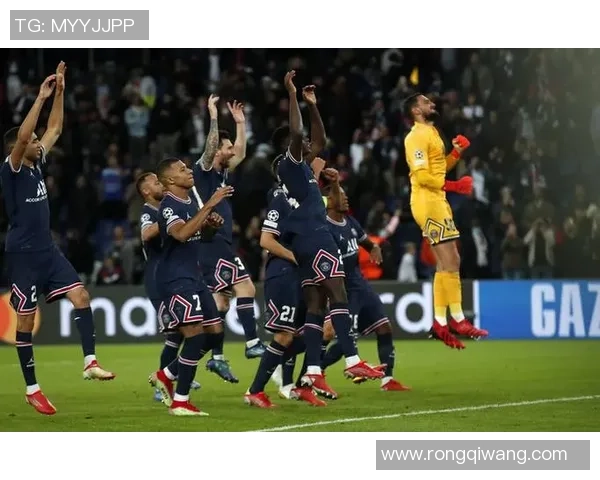 欧冠激战：多特蒙德小胜AC米兰帽子戏法点燃全场激情与转会传闻