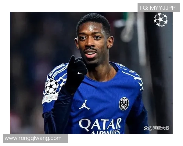 西甲经典对决曼联与巴黎圣日耳曼战成平局帽子戏法引发全场热烈反响