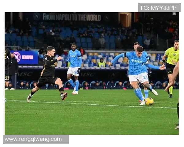 友谊赛精彩回顾：那不勒斯险胜多特蒙德乌龙球成比赛转折点