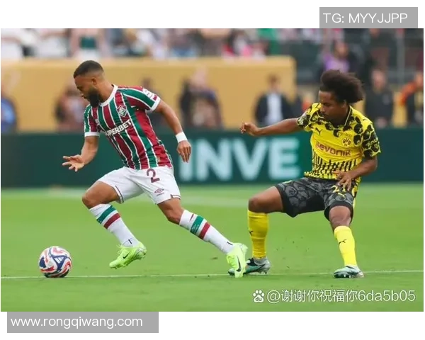 欧冠激战：那不勒斯与多特蒙德鏖战成平局绝杀时刻引发全场沸腾