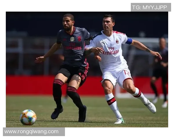 意甲激战:本菲卡与AC米兰战成平局精彩集锦回顾全场瞬间 意甲激战:本菲卡与AC米兰战成平局精彩集锦回顾全场瞬间