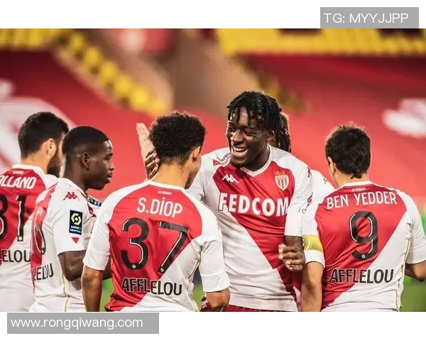 欧冠惊喜：本菲卡与那不勒斯战成平局帽子戏法引发全场狂欢