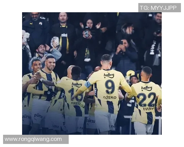 英超精彩对决：多特蒙德与那不勒斯激战成平局神扑瞬间引发全场沸腾