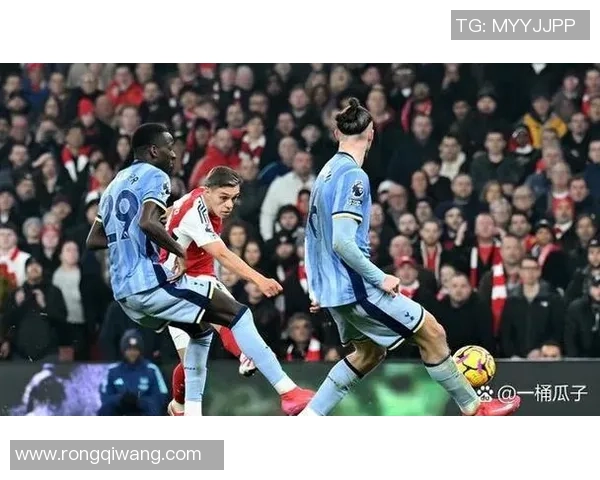 足总杯激战:多特蒙德与巴萨战平乌龙球成比赛转折点解析 足总杯激战:多特蒙德与巴萨战平乌龙球成比赛转折点解析