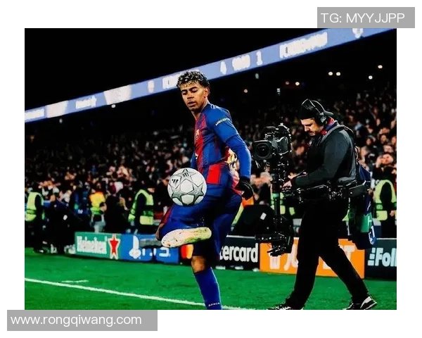 足总杯惊天冷门尤文图斯5-0狂胜巴萨引发全场震惊