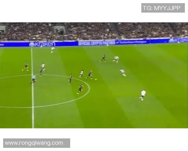 热刺逆转曼城上演经典友谊赛神扑瞬间引发全场狂欢 热刺逆转曼城上演经典友谊赛神扑瞬间引发全场狂欢